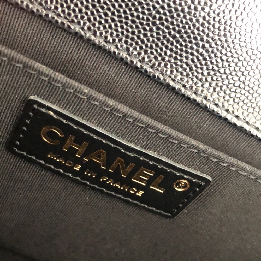 β€οΈ SOLD β€οΈ Stunning Boy CHANEL Handbag - Picture 10 of 15